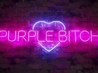 Cosplay gagica are în primul rând murdar film cu o fan de violet fantezie femeie