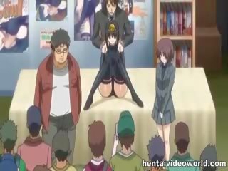 Anime dievča gang tresk v verejnosť